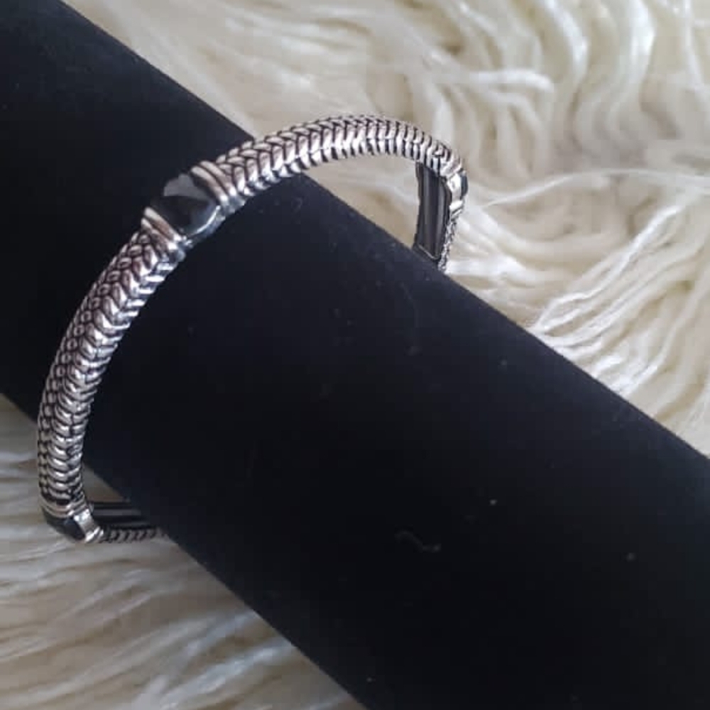 Vintage Silver Tone Fashion Bracelet. ๐ด